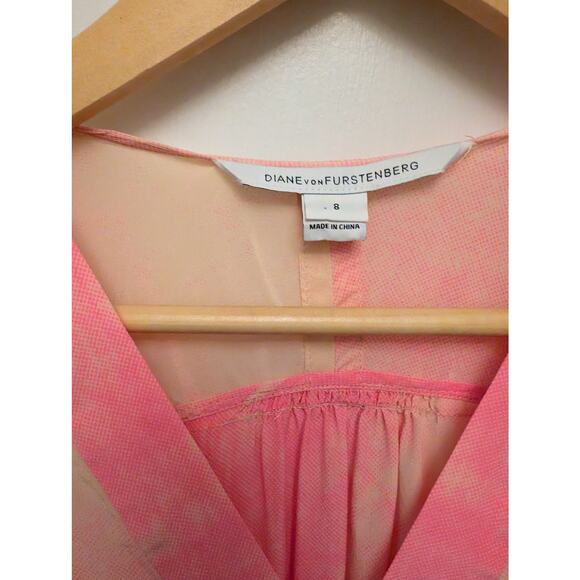 Diane Von Furstenberg New Cahil Printed Silk V-Neck Blouse Pink Boxy Fit Tie Dye - Picture 3 of 6